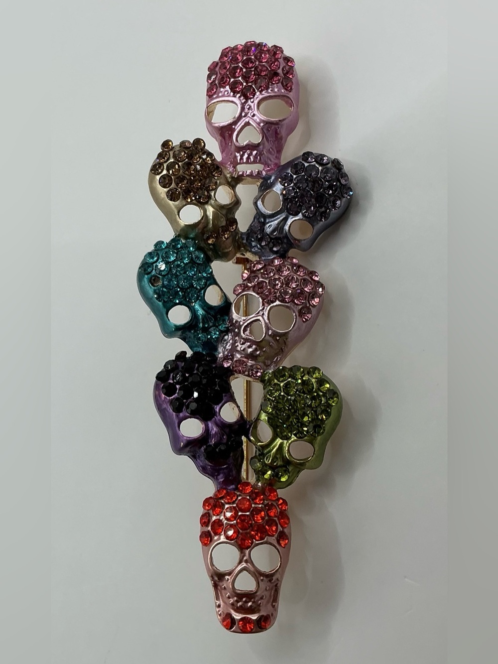 MULTICOLOR RHINESTONE STACKED SKULLS BROOCH NWOT